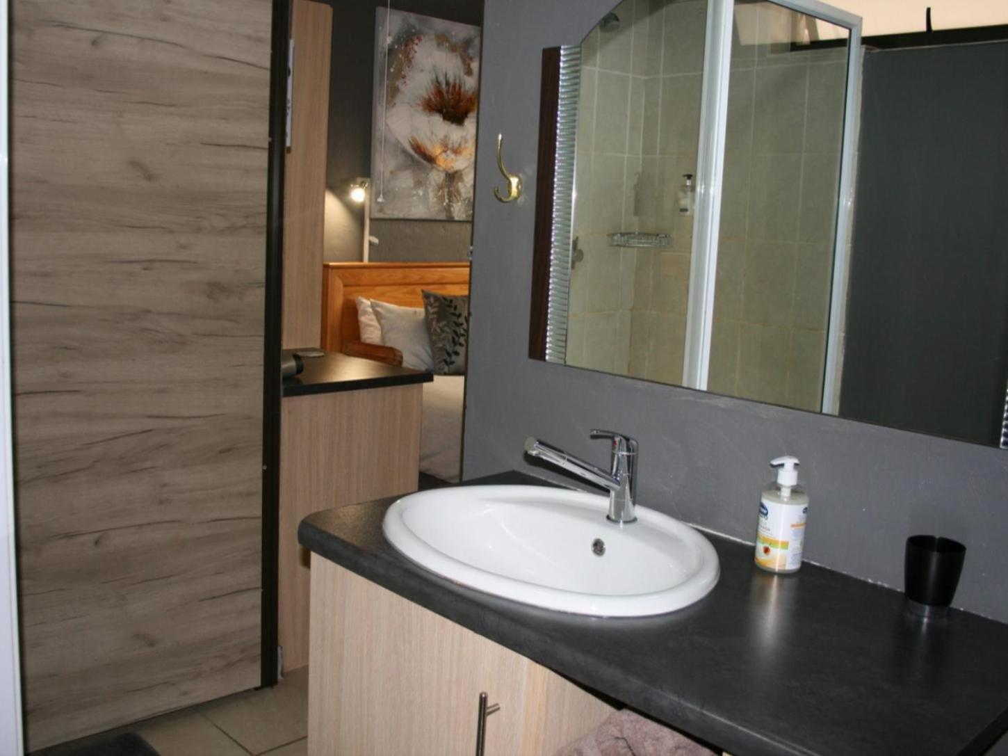 La Belle Guesthouse Parys Phòng bức ảnh